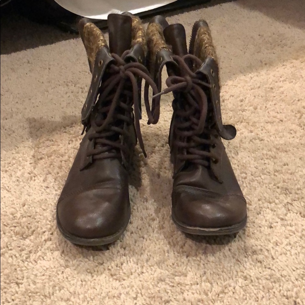 combat boots